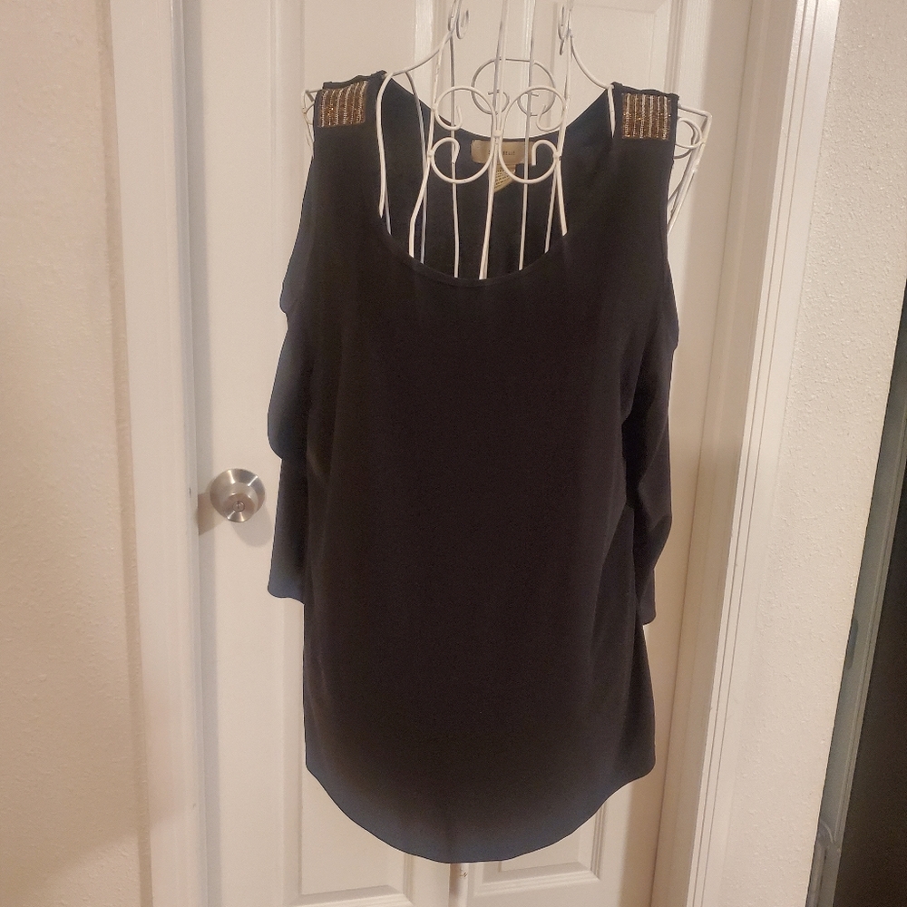 Diana Belle open shoulder top ✨️